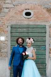 Tuscan Pool Party Wedding With Frida Kahlo Bride & All the Guests in White (31)