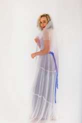 n Roll Bride Confetti Shoot