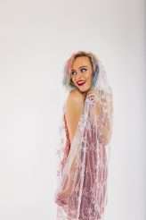 n Roll Bride Confetti Shoot