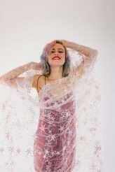 n Roll Bride Confetti Shoot