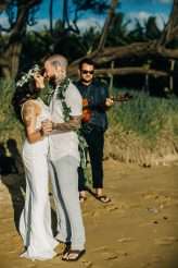 Minimalist & Tropical Maui Beach Wedding (22)