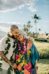 Minimalist & Tropical Maui Beach Wedding (24)