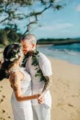 Minimalist & Tropical Maui Beach Wedding (33)