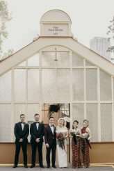 Classic Hollywood Wedding in a Botanical Garden With a Blonde Bombshell Bride (23)