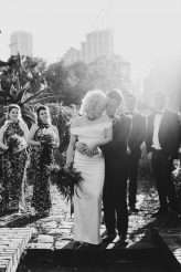 Classic Hollywood Wedding in a Botanical Garden With a Blonde Bombshell Bride (36)