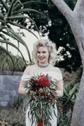 Classic Hollywood Wedding in a Botanical Garden With a Blonde Bombshell Bride (40)