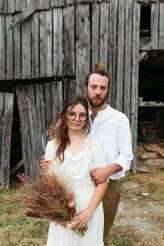 Artistic DIY Nashville Farm Wedding with a $3000 Budget (21)