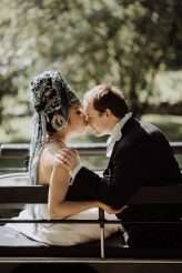 Big Budget Sci-Fi vs Neo-Gothicism Wedding at Bran Castle, Romania! (33)