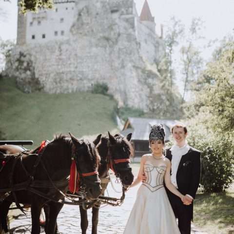 Big Budget Sci-Fi vs Neo-Gothicism Wedding at Bran Castle, Romania! (37)
