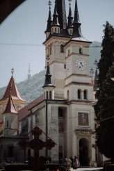 Big Budget Sci-Fi vs Neo-Gothicism Wedding at Bran Castle, Romania! (9)