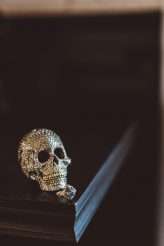 Long Beach Wedding with Dark Gothic Romance Detail (13)