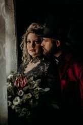 Macabre Edgar Allen Poe Inspired Bridal Shoot (13)