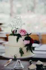 Mid-Century Inspired Rock n Roll Wedding with a DIY Kissing Booth (46)