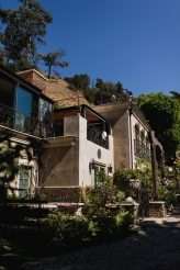 Vintage World’s Fair Wedding at The Houdini Estate with All the Colour, Steampunk Details… and Sloths! (14)