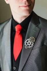 Vintage World’s Fair Wedding at The Houdini Estate with All the Colour, Steampunk Details… and Sloths! (9)