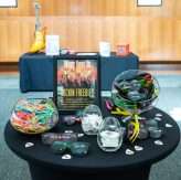 Rock of Ages 1980s Glam Rock Concert Wedding (5)