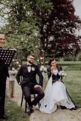 Black and White Victoriana French Chateau Wedding 27