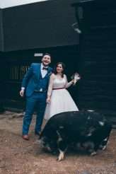Red & White Rockabilly Wedding with Pigs (14)