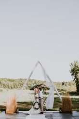 Free-Spirited Outdoors Wedding Style in Quebec (10)