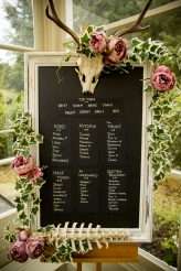 Skulls, Taxidermy & Dead Things An Elegant Gothic Wedding with a Classically Beautiful Twist (34)