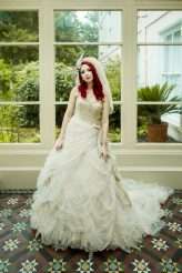 Skulls, Taxidermy & Dead Things An Elegant Gothic Wedding with a Classically Beautiful Twist (37)