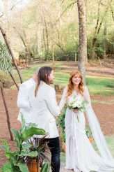 Southern Lodge Wedding with Modern Bohemian Styling & The Guests All in White (23)