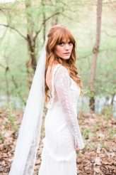 Southern Lodge Wedding with Modern Bohemian Styling & The Guests All in White (41)