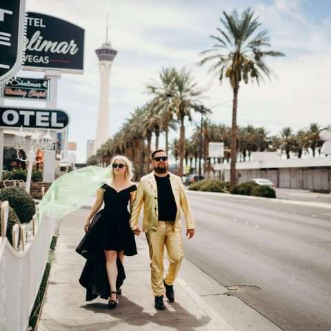 Intimate Las Vegas Wedding with a Black Dress & Neon Green Veil! (15)
