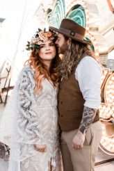 Laid Back Las Vegas Wedding with a Neon Graveyard Ceremony & Pizza Reception (17)