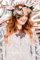 Laid Back Las Vegas Wedding with a Neon Graveyard Ceremony & Pizza Reception (21)