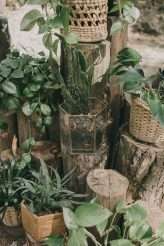 A Nature-Inspired Farmhouse Wedding in Spain with Pampas Grass & Vintage Sofas (9)