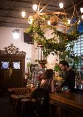 Glitzy London Celestial Vintage Hollywood Wedding 42