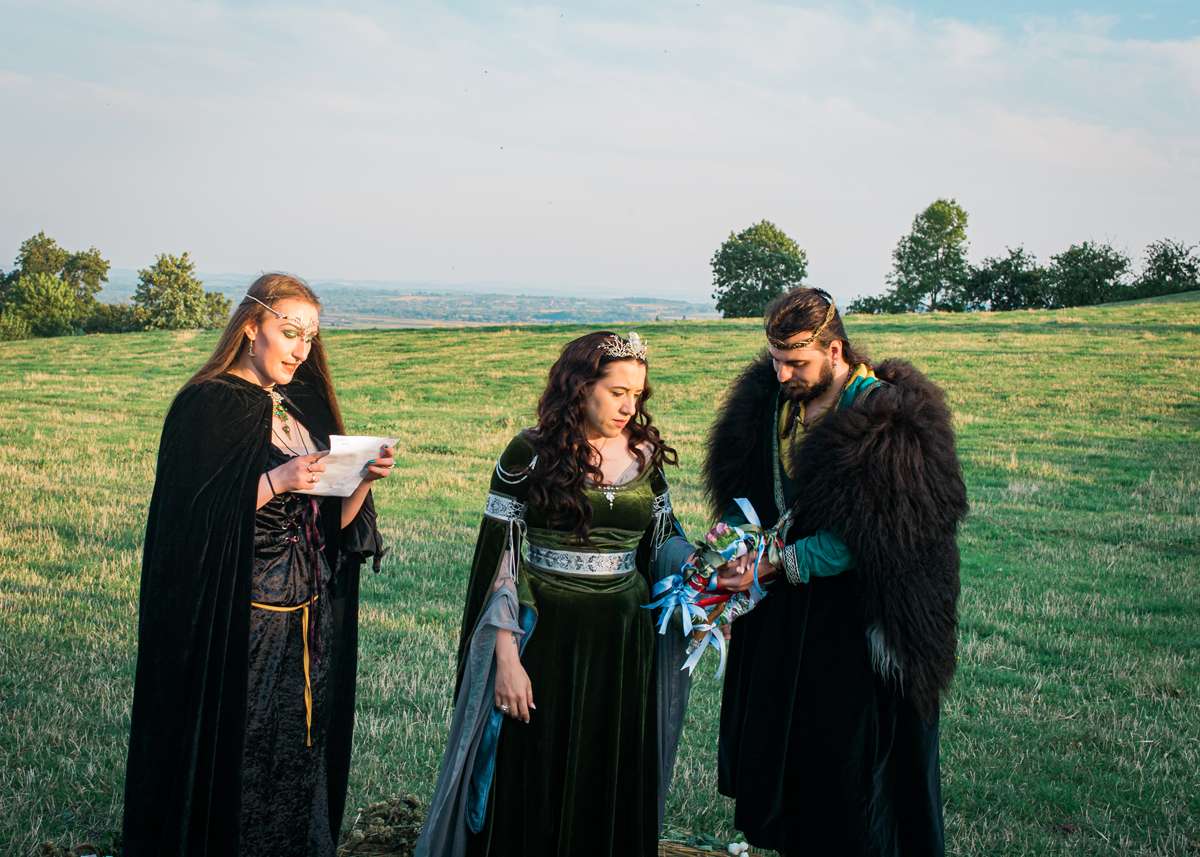 A Handfasting Glastonbury Tor Wedding with a Lord of the Rings Twist ...