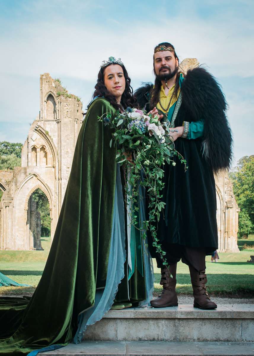 A Handfasting Glastonbury Tor Wedding with a Lord of the Rings ...