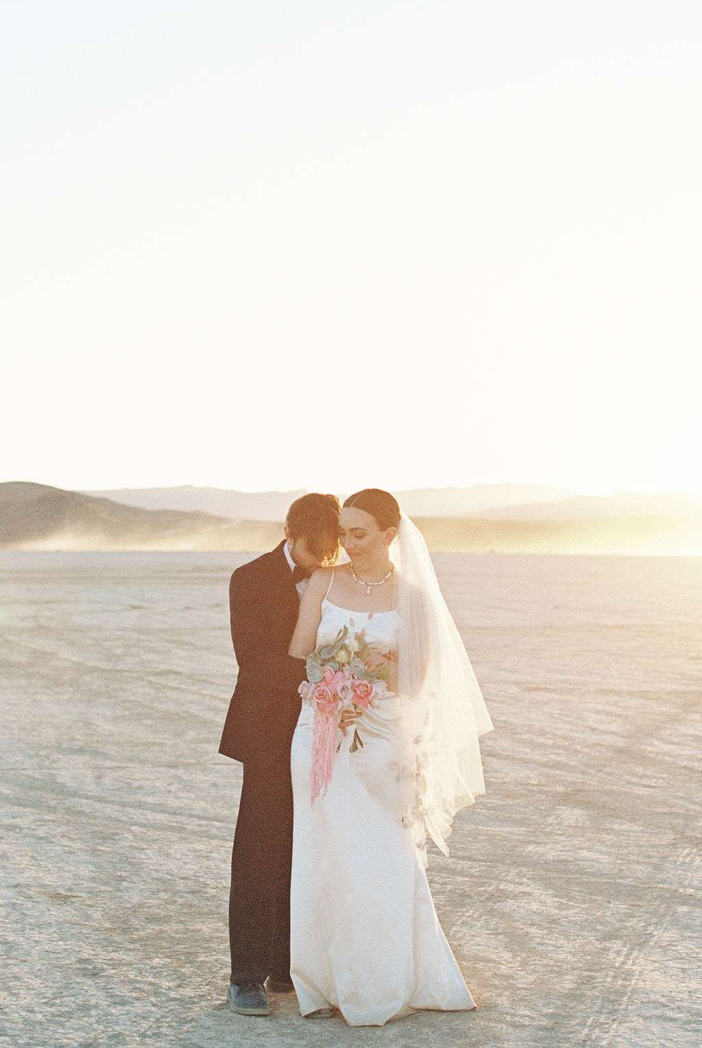 Effortless, Chic & Romantic Las Vegas Desert Wedding