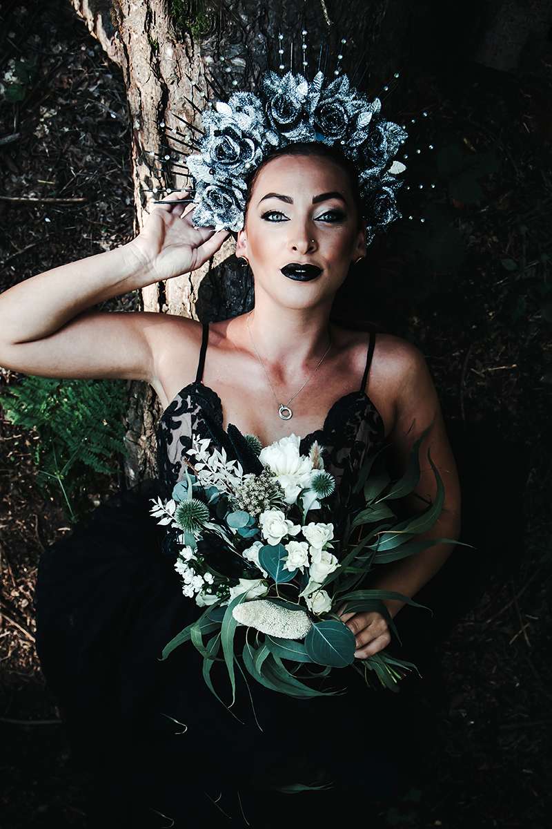 Black Flower Crown,black Wedding Bouquet,goth Crown,halloween Crown,black  Flower Bouquet,gothic Wedding Crown,black Wedding,gothic Bouquet 