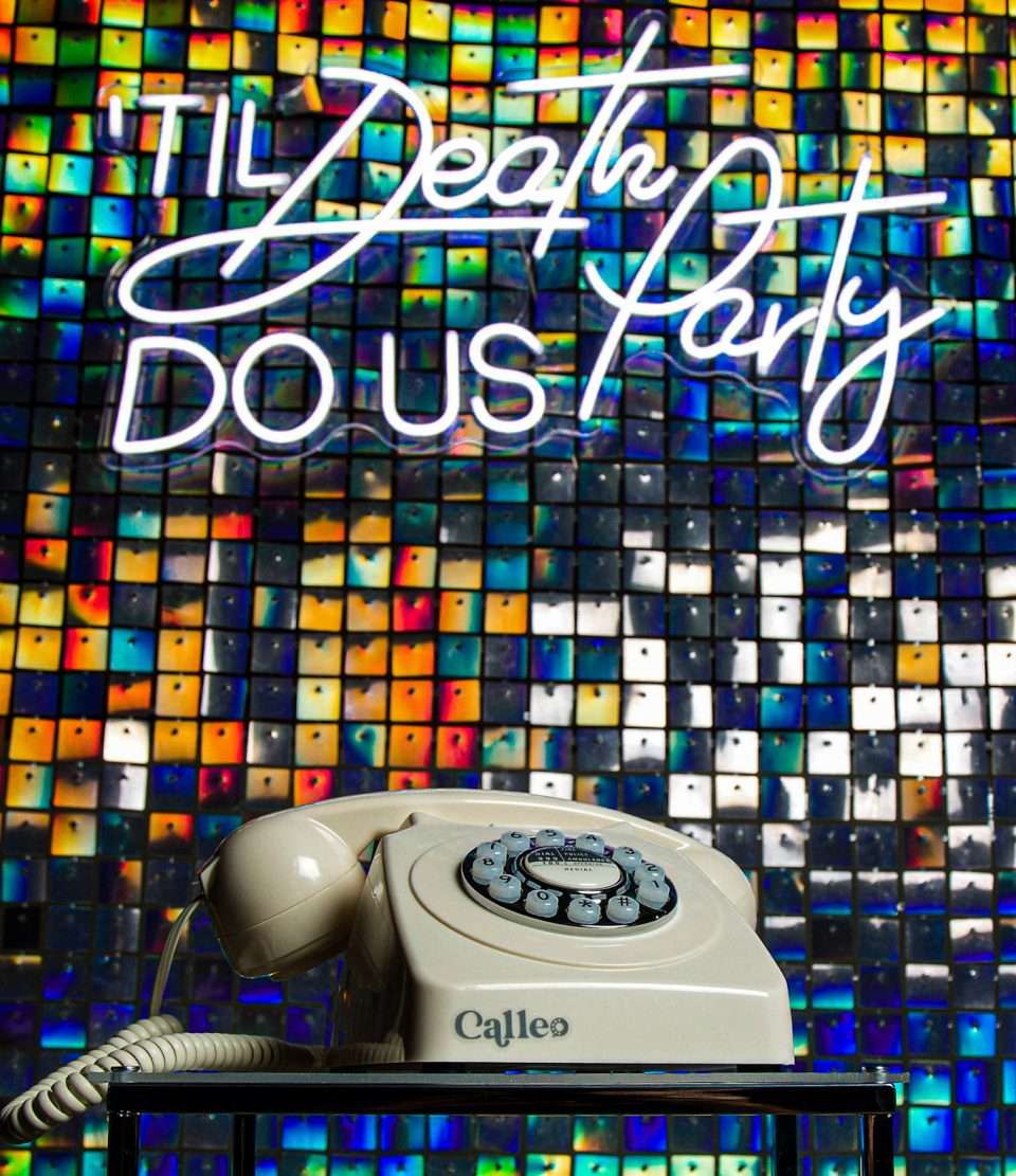 Replace the Traditional Wedding Guest Book with a Calleo Audio Guest