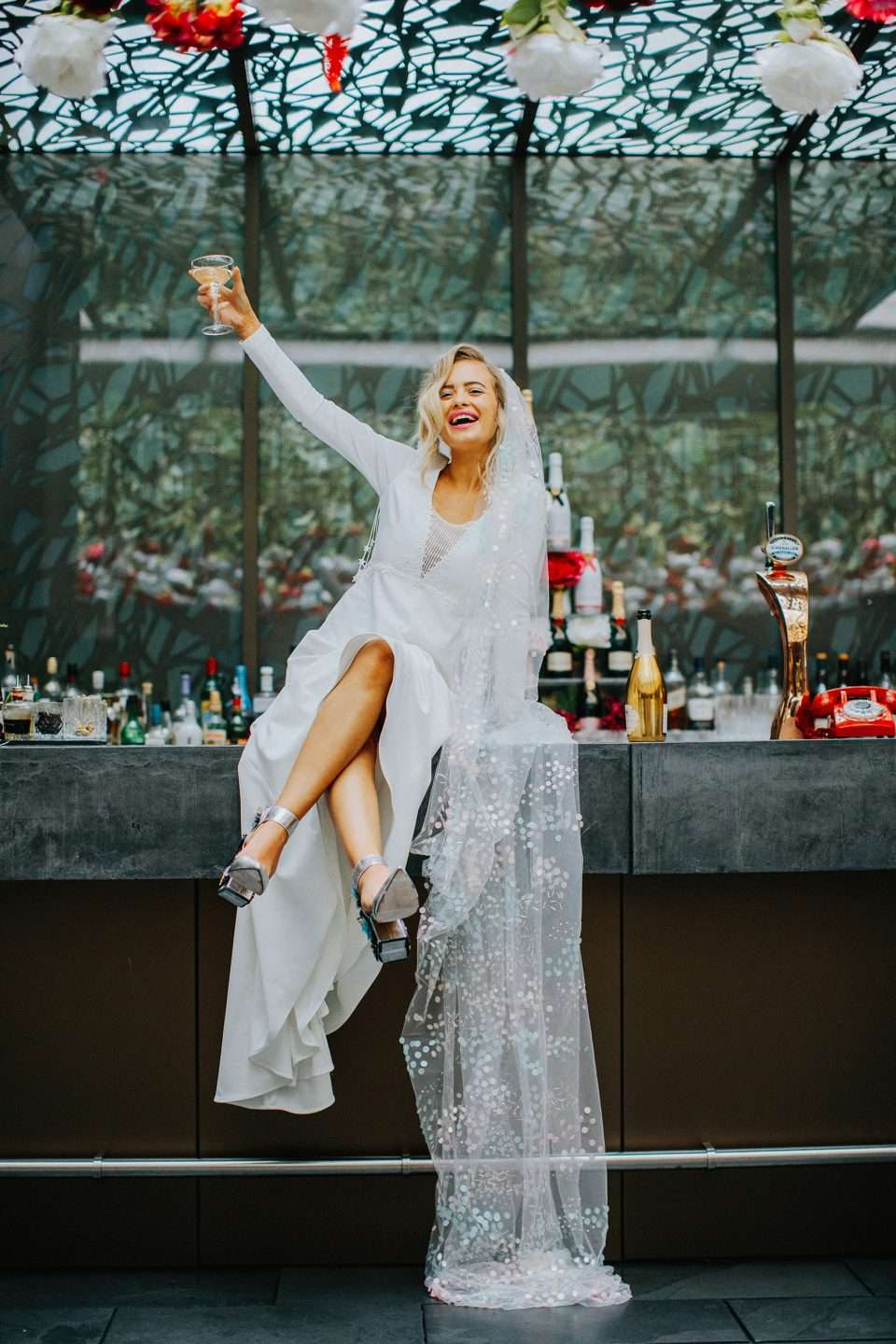 How to Create an Unforgettable Wedding Bar Experience