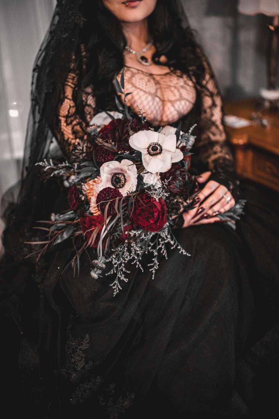 Evanescence-Loving Gothic Wedding Planned in Two Weeks!